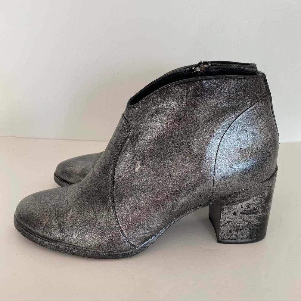 Frye Nora short ankle zip bootie metallic silver black gray - Picture 2 of 15